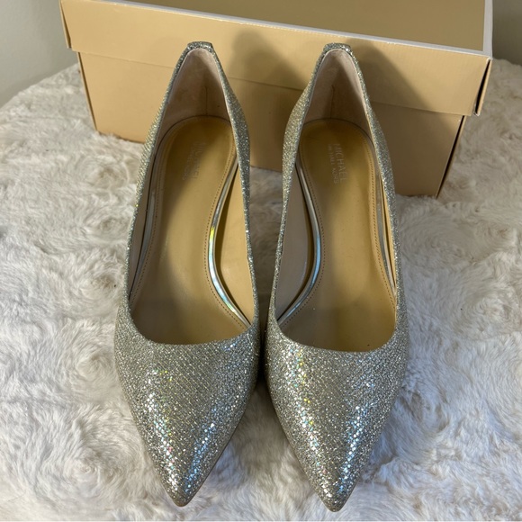 Gorgeous mk heels ❤️ - Picture 5 of 12